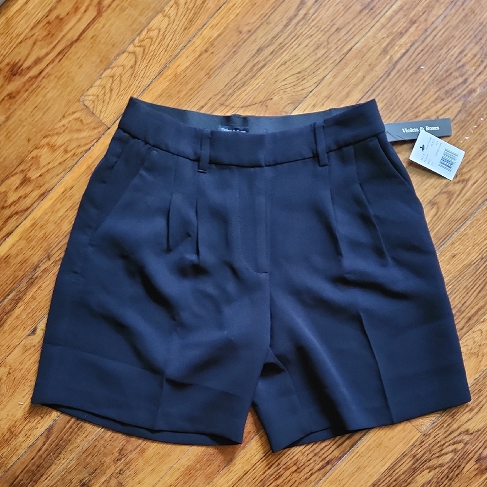 Violets & Roses Women's Black Tailored Shorts